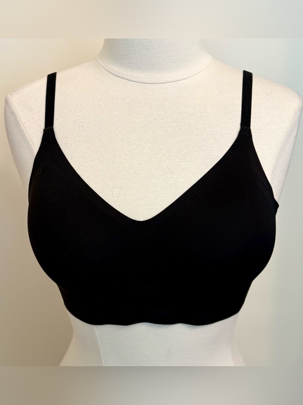 OEAK Black SZ M Buttery Soft Seamless Full Support Wireless T-Shirt Jelly Bra